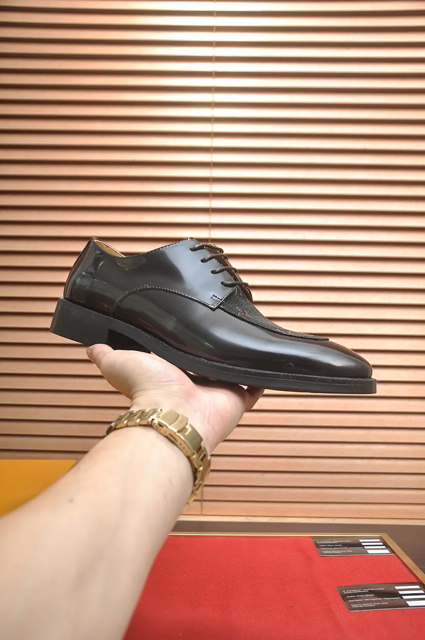 Men's men's shoes 💰500💶 [LV] (original single cowhide lining) 🍀LV's latest genuine leather business suit shoes are launched simultaneously on the official website. The first-layer cowhide imported from Italy is made of heavy gold, 💥official website 1:1 rubber outsole. Versatile to wear, high-end without losing class, and the color combination is extraordinary. This four-season style is alluring when worn on your feet, showing off your big-name flair. Standard code 38-45 (45 customized)